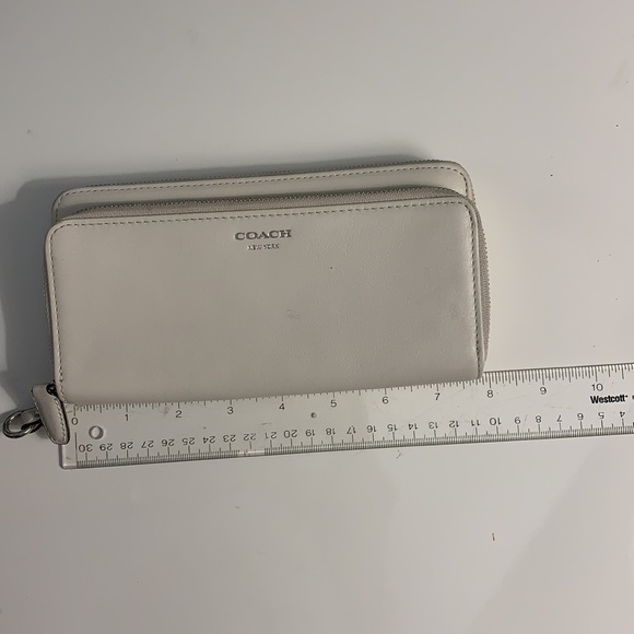 Coach Authentic Double Zip Genuine Leather Wallet in Color White - Picture 9 of 13